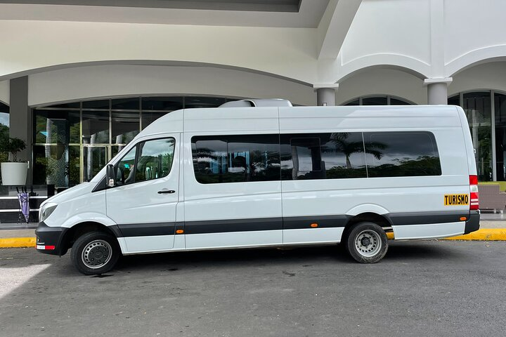 Airport Shuttle Transfer to Andaz Peninsula Papagayo - Photo 1 of 13